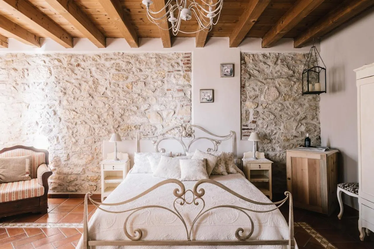 B&B - Relais De Charme La Caminella San Pietro in Cariano Bed & Breakfast
