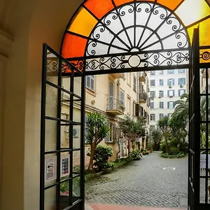 Lydka Domus Rome